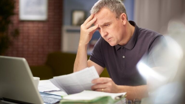 Especialista fala sobre bem-estar financeiro e saúde mental