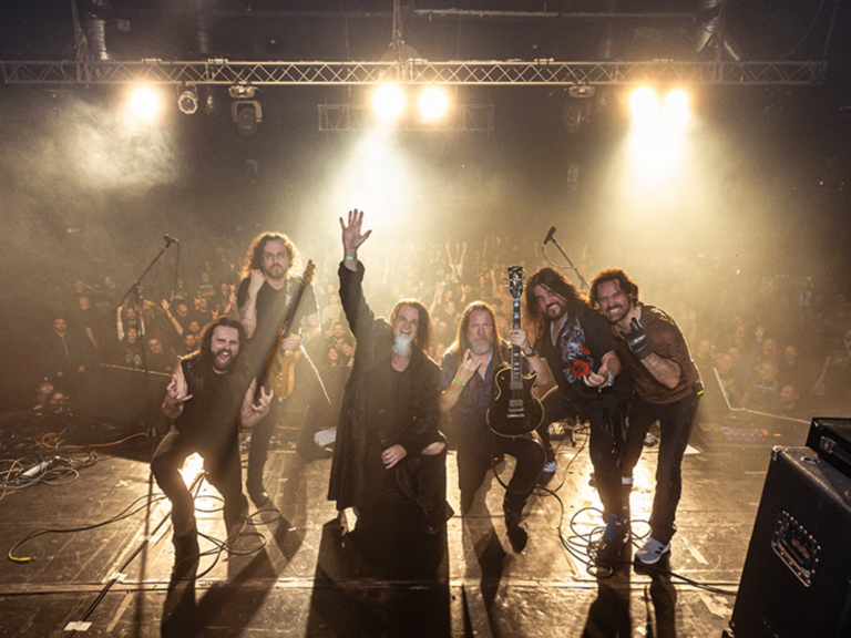 Armored Dawn confirma show em São Paulo no Manifesto Bar