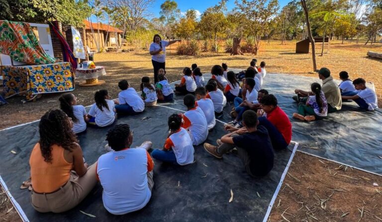 Paracatu envolve alunos da zona rural em projeto cultural Paracatu envolve alunos da zona rural em projeto cultural