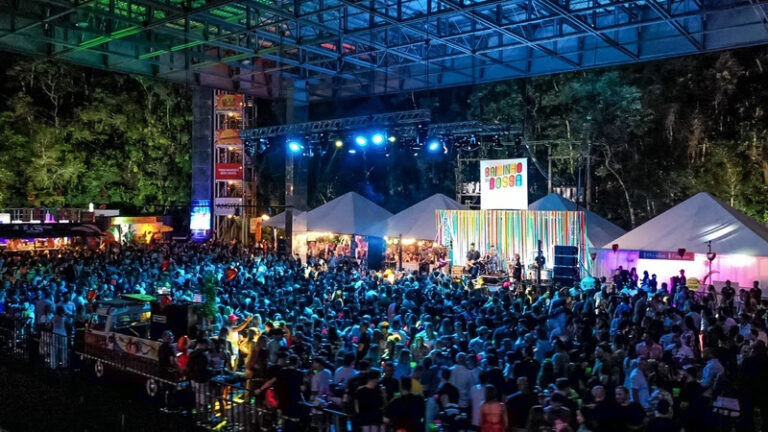 Bailinho do Bossa celebra os 18 anos da casa com palco 360º e noite inédita na Ópera Concept Hall