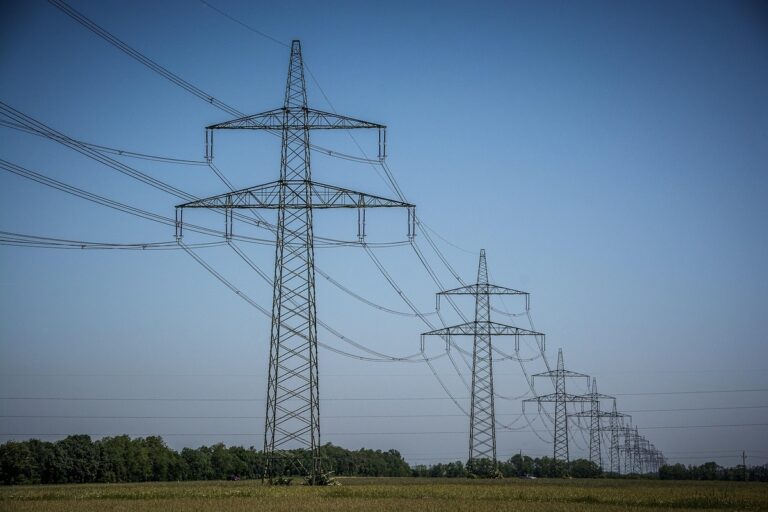 Setor elétrico busca equilibrar oferta solar e pico de carga Setor elétrico busca equilibrar oferta solar e pico de carga