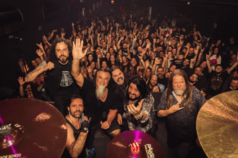 Armored Dawn realiza show beneficente em Fortaleza Armored Dawn realiza show beneficente em Fortaleza
