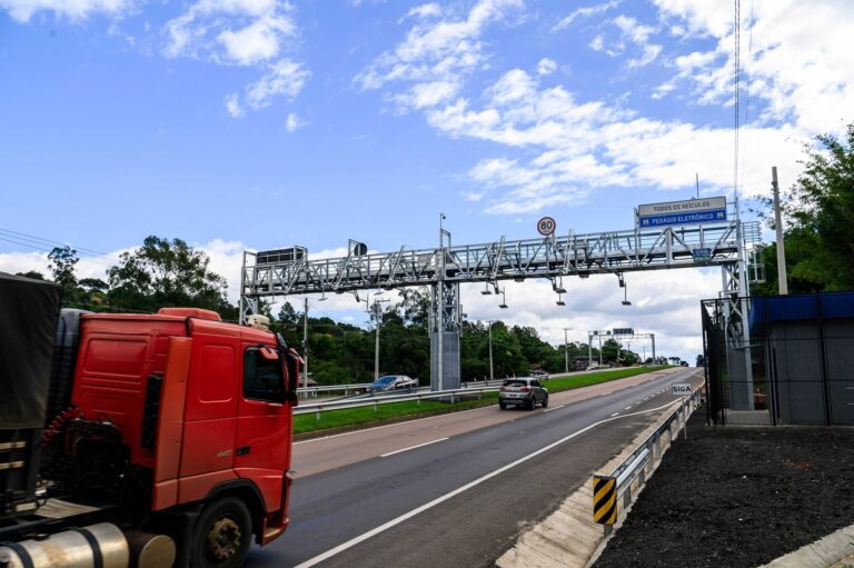 Vale-pedágio por placa avança e chega ao Rio Grande do Sul Vale-pedágio por placa avança e chega ao Rio Grande do Sul