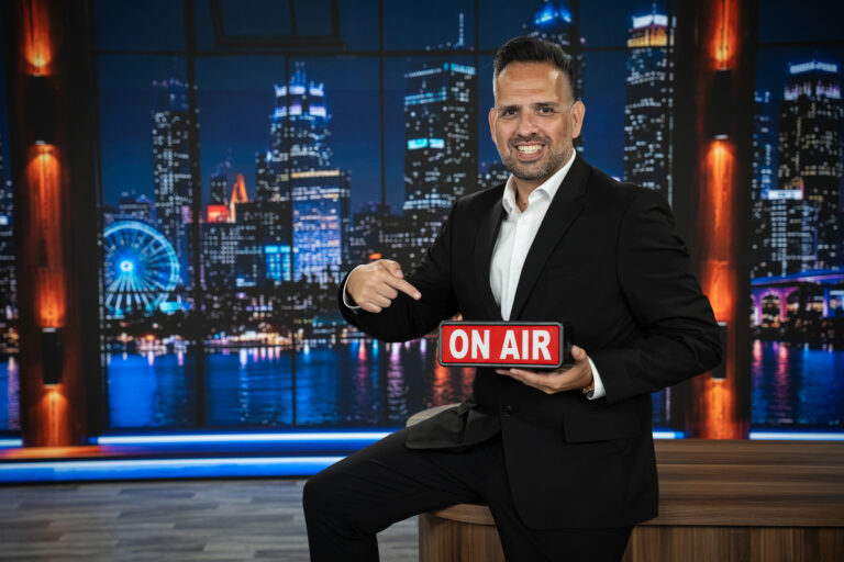 Jornalista comandará talkshow para brasileiros em TV nos EUA