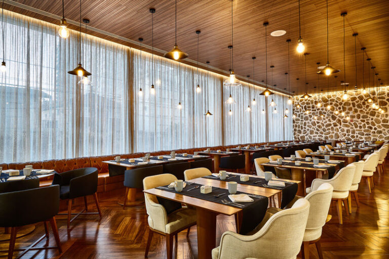 Para a temporada de inverno, Sheraton Santos Hotel apresenta menu especial de fondue no Restaurante