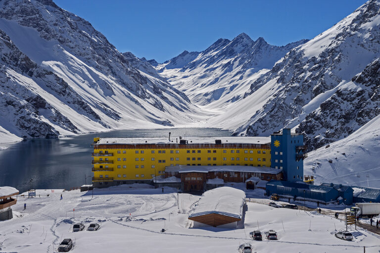 Portillo retoma temporada dia 01/08 com mais de 6,5 metros de neve acumulada