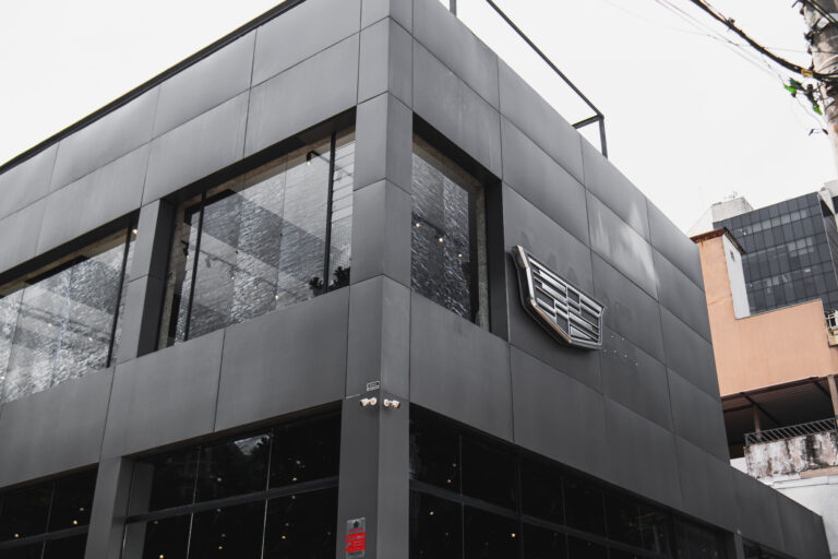 Eurobike dá início às operações da Cadillac em São Paulo com showroom na Avenida dos Bandeirantes 471932 1225237 dsc08324by evoframe