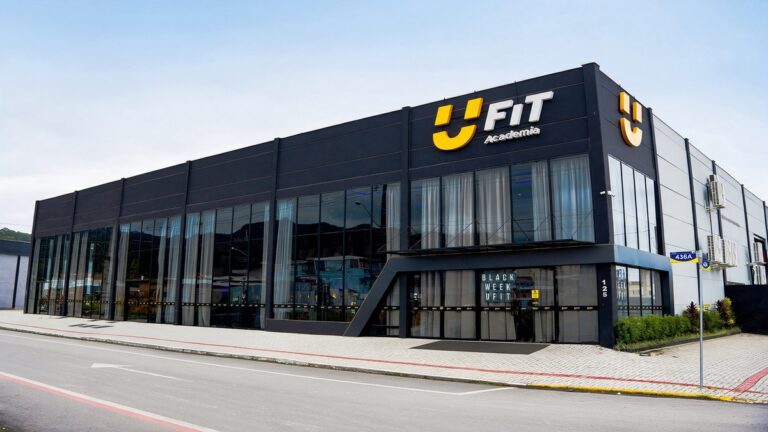 CEO da UFit recompra R$ 6,5 milhões em cotas de 38 sócios CEO da UFit recompra R$ 6,5 milhões em cotas de 38 sócios