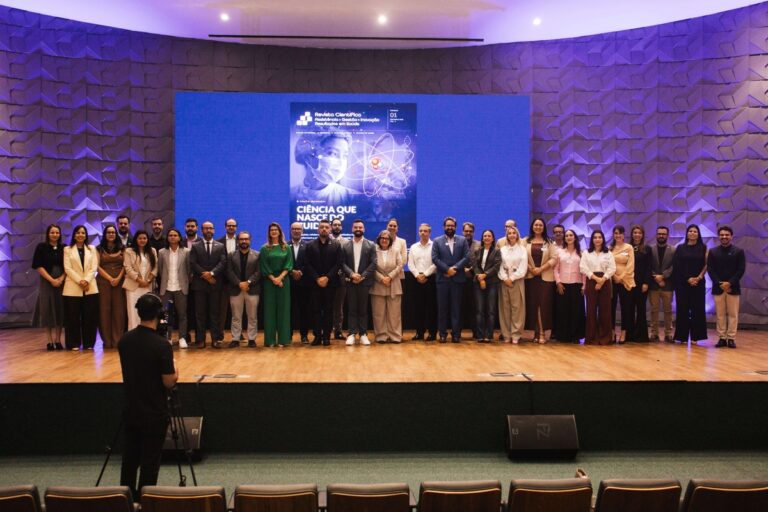 Agir fortalece pesquisa e lança revista científica em saúde