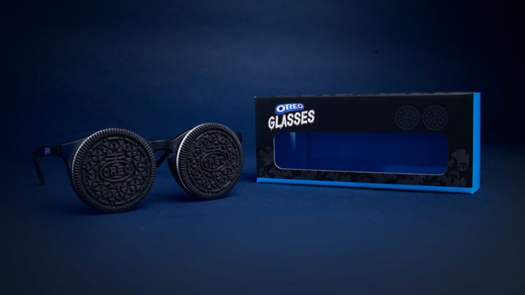 Brincadeira no cinema: Oreo lança óculos ‘Oreo Glasses’ para cobrir os olhos nos sustos de Halloween unnamed 2026 10 30t161246.328